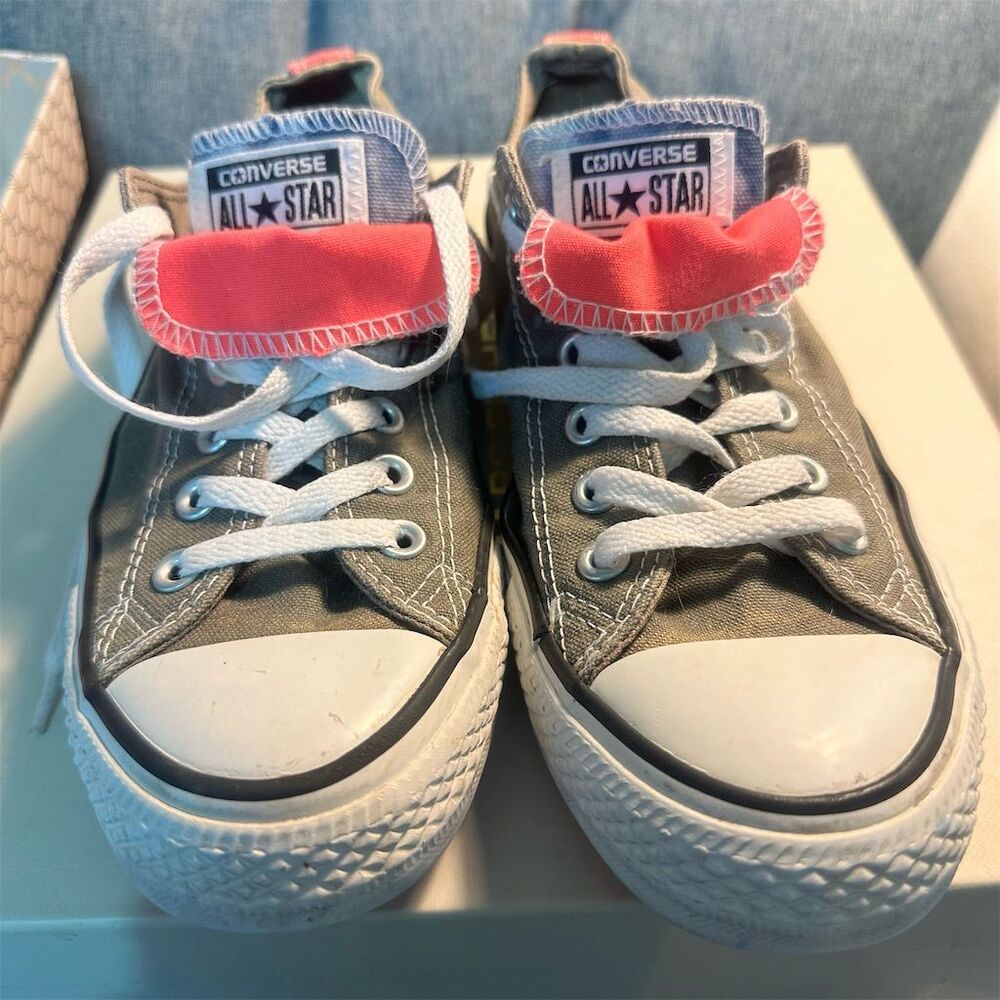 Converse Women's Gray Double Tongue Low Top Sneakers Size 9 Casual
